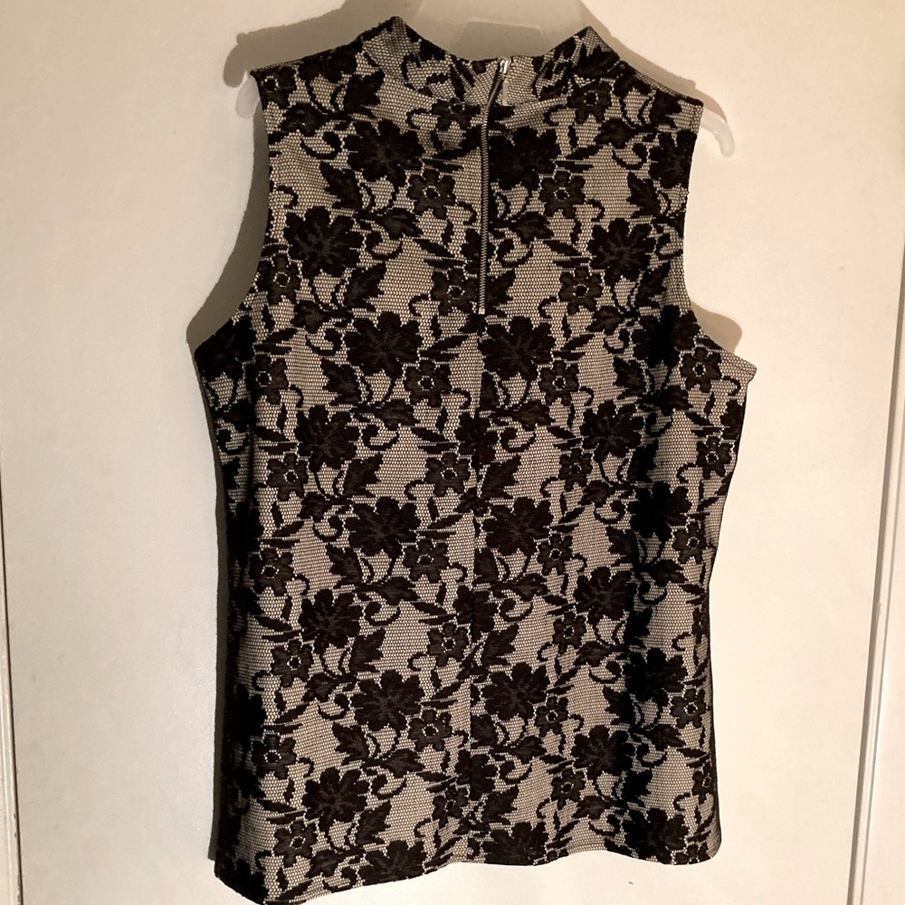 Simply Be - Sleeveless Lace Overlay Top